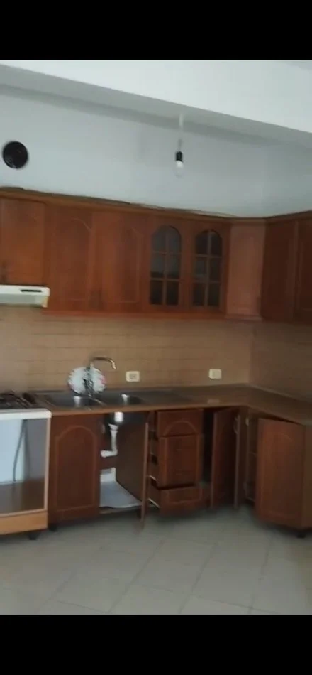 Durres, jepet me qera apartament 2+1+Aneks+Ballkon Kati 1, 100 m² 250 € 