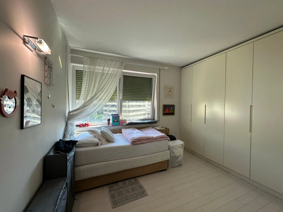 Tirane, jepet me qera apartament 2+1+Ballkon Kati 7, 105 m² 1.100 € (Gjimnazi Asim Vokshi)