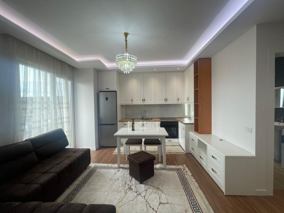 Apartament 2+1+Post parkimi te Rrethrrotullimi i  Saukut 550 euro