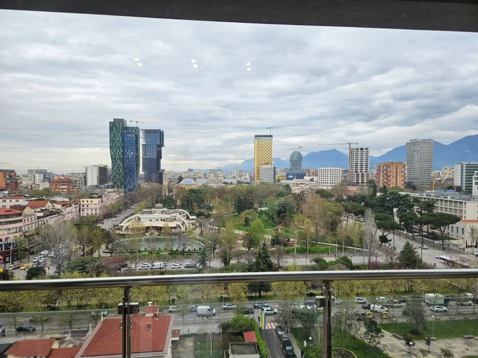 Tirane, jepet me qera Kati 3, 160 m² 3.000 € (Blloku)