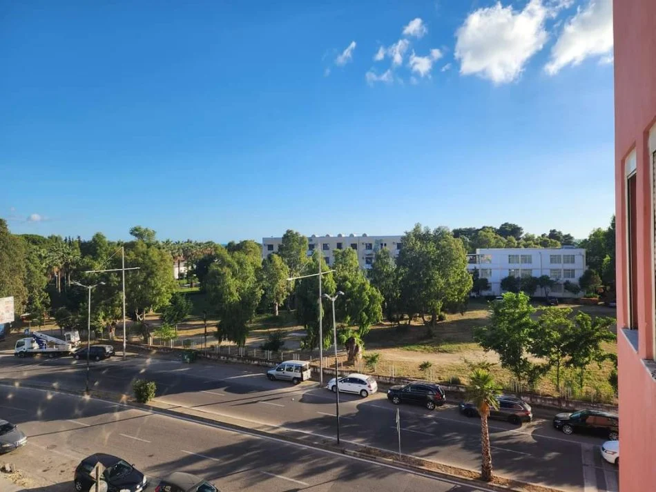 Durres, shitet apartament 3+1+Ballkon Kati 3, 134 m² 118.000 € (Plazh Durres Tropikal)