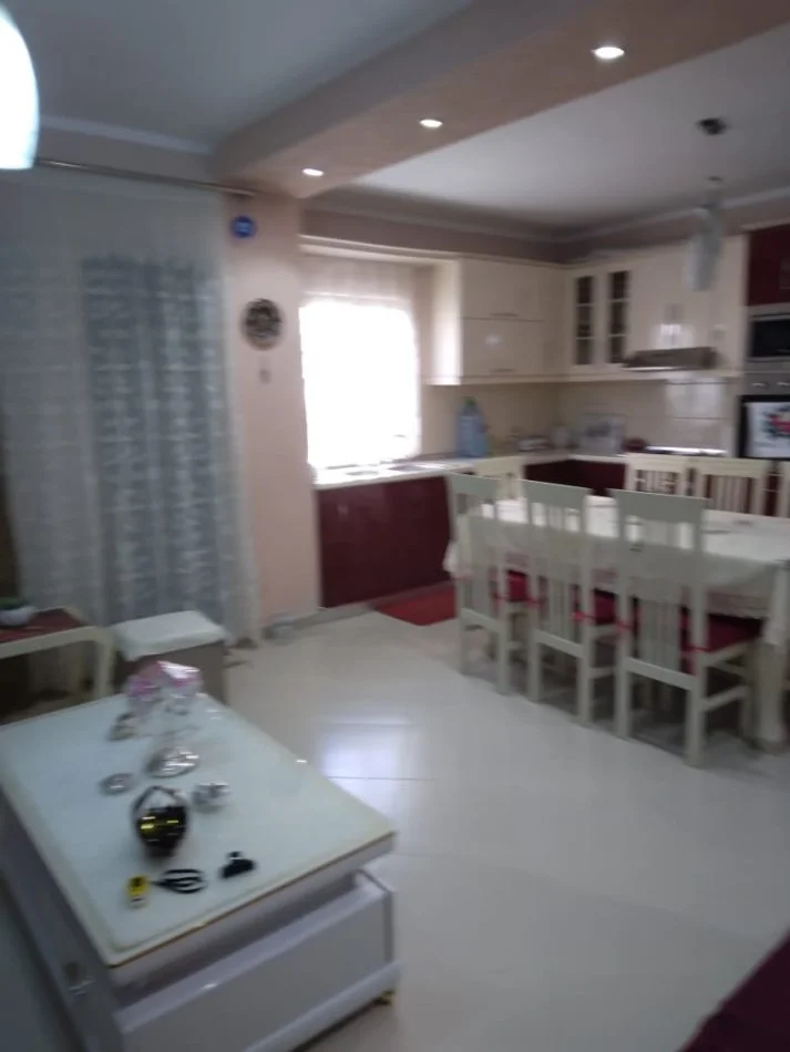 Golem, jepet me qera apartament 2+1+Aneks+Ballkon Kati 4, 95 m² 700 € (Golem)