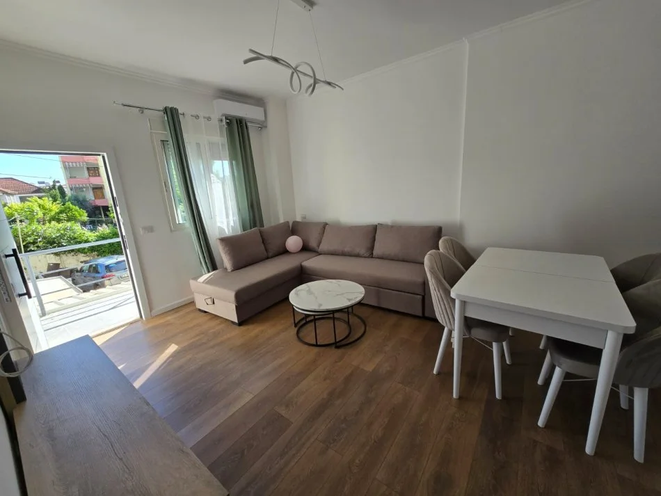 Durres Plazh, shitet apartament 2+1 Kati 1, 65 m² 76.000 € (Plazh)