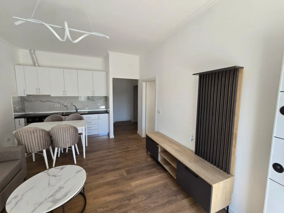 Durres Plazh, shitet apartament 2+1 Kati 1, 65 m² 76.000 € (Plazh)