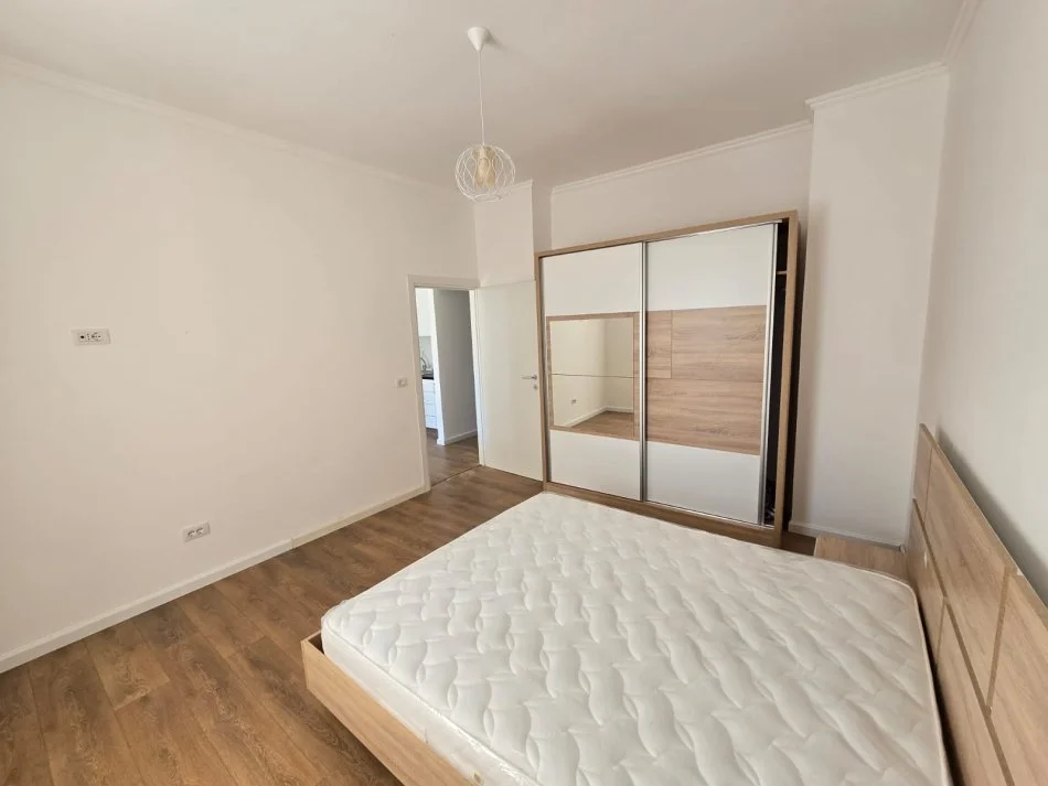 Durres Plazh, shitet apartament 2+1 Kati 1, 65 m² 76.000 € (Plazh)