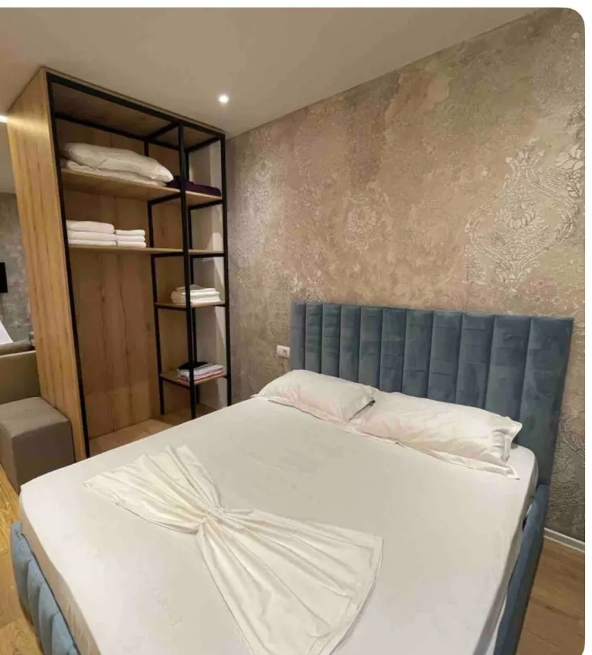 Shkembi Kavajes, jepet me qera apartament 1+1+Aneks+Ballkon Kati 2, 60 m² 400 € (Shkembi i Kavajes)