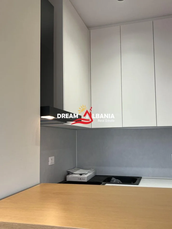 Tirane, jepet me qera apartament 1+1+Ballkon Kati 6, 55 m² 700 € (Tek Rruga Karl Gega)