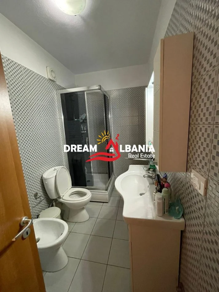 Tirane, shitet apartament 1+1+Ballkon Kati 4, 64 m² 105.000 € (Ne Yzberisht )