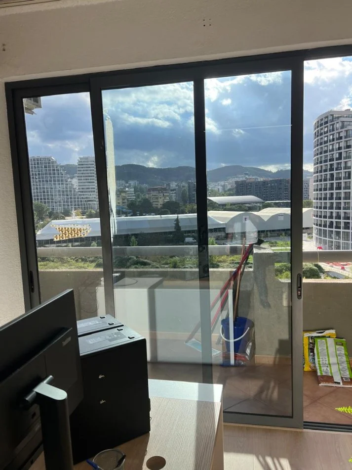 Tirane, jap me qera zyre Kati 5, 20 m² 300 € (Pallati Dynasti 33)