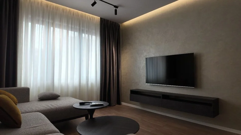 Tirane, jepet me qera apartament 2+1+Ballkon Kati 3, 105 m² 1.100 € (Rruga Qemal Stafa)