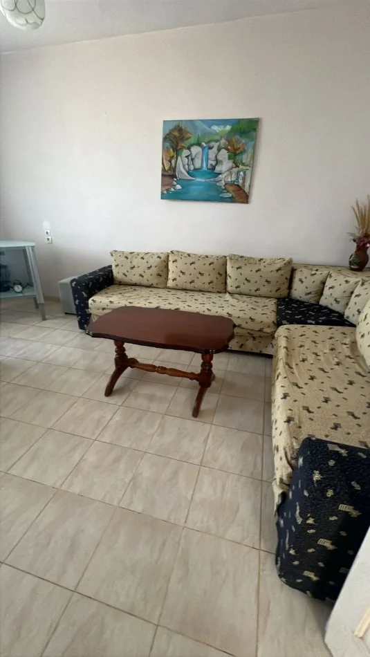 Tirane, jepet me qera apartament 2+1+Ballkon Kati 4, 70 m² 350 € (Rruga Siri Kodra)