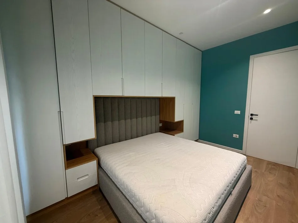 Tirane, jepet me qera apartament 1+1+Ballkon Kati 3, 60 m² 750 € (Delijorgji)