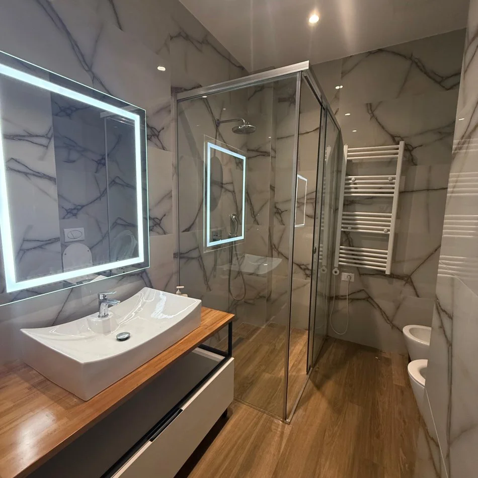 Tirane, jepet me qera apartament 1+1+Ballkon Kati 3, 60 m² 750 € (Delijorgji)