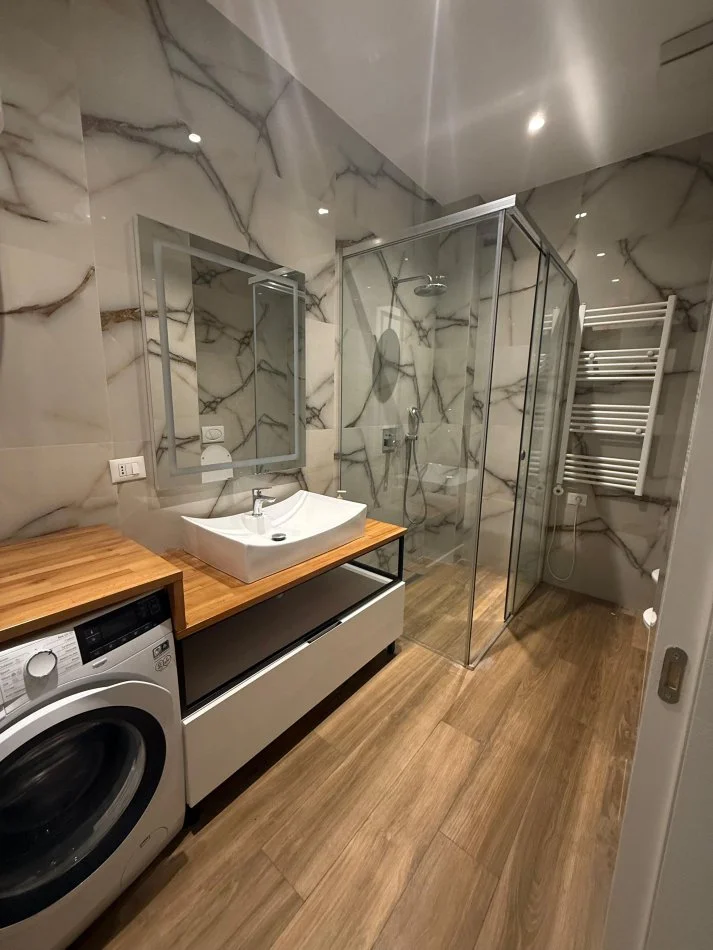 Tirane, jepet me qera apartament 1+1+Ballkon Kati 3, 60 m² 750 € (Delijorgji)