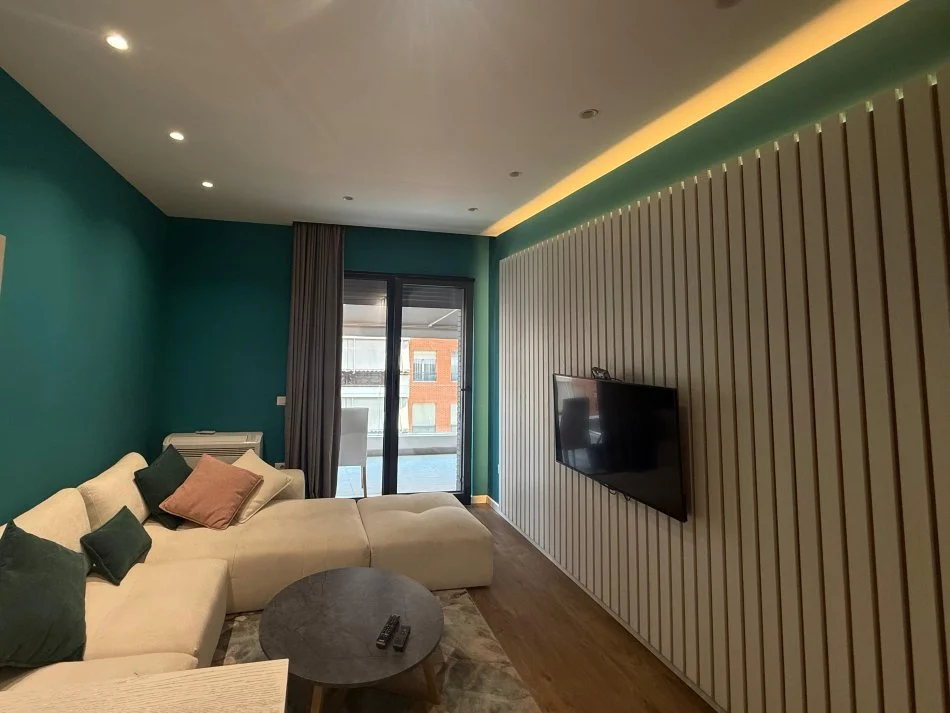 Tirane, jepet me qera apartament 1+1+Ballkon Kati 3, 60 m² 750 € (Delijorgji)