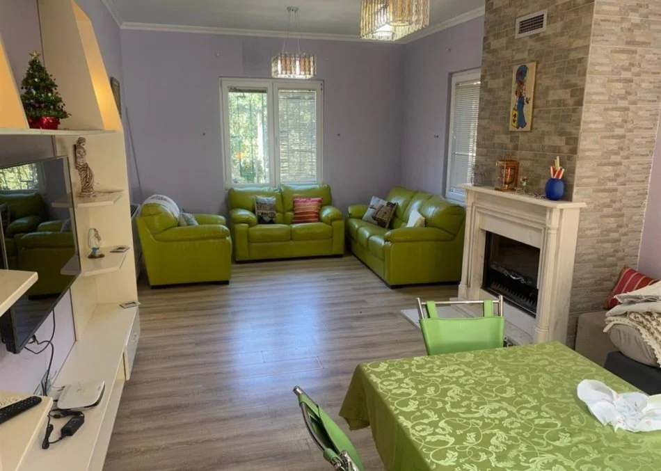 Tirane, shitet Vile 3 Katshe , 400 m² 350.000 € (Peze e Vogel)