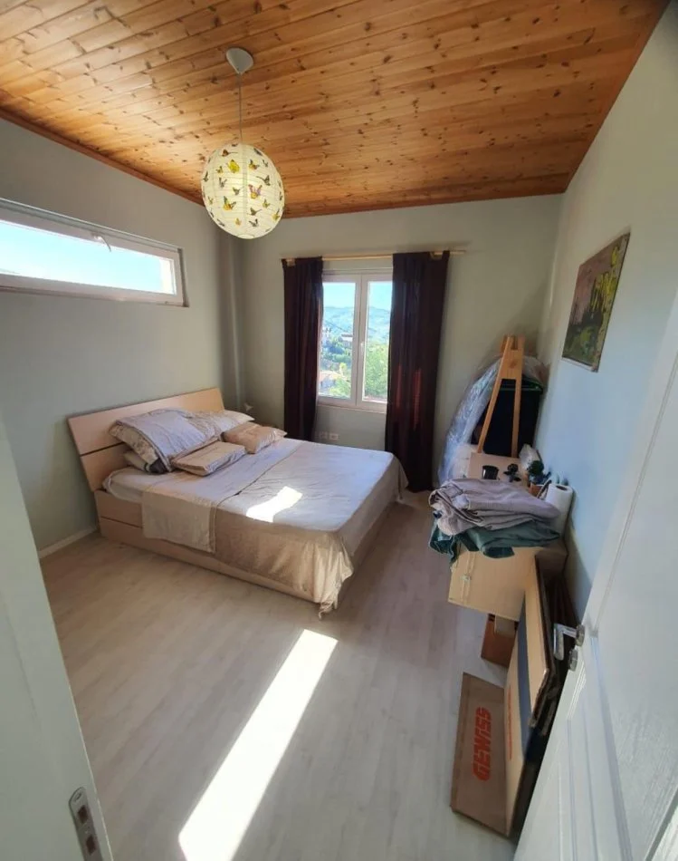 Tirane, shitet Vile 3 Katshe , 400 m² 350.000 € (Peze e Vogel)