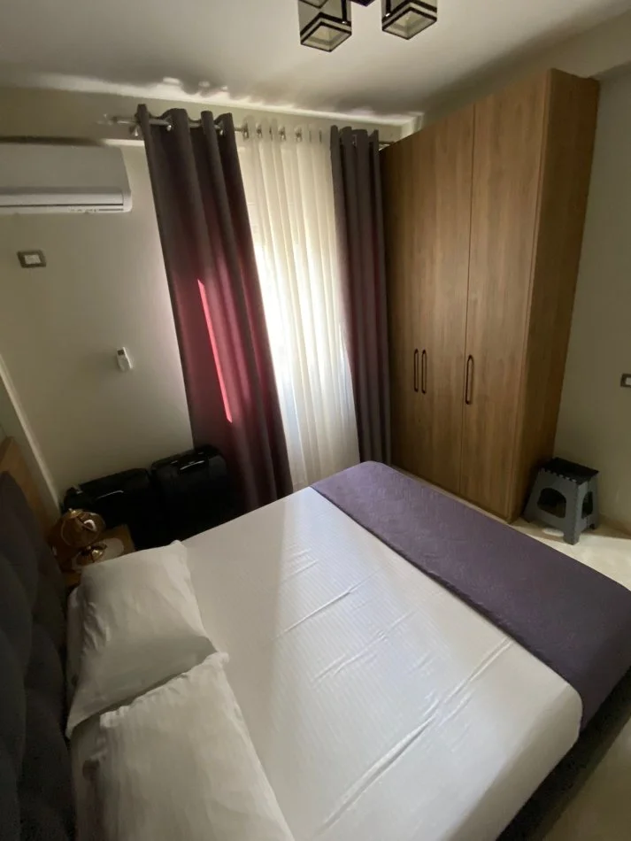 Ofrohet me qira apartament (2+1) prane Marina Bay RESORT