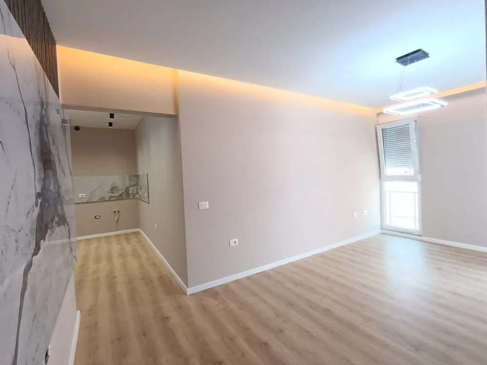 Tirane, shitet apartament 2+1 Kati 4, 79 m² 195.000 €