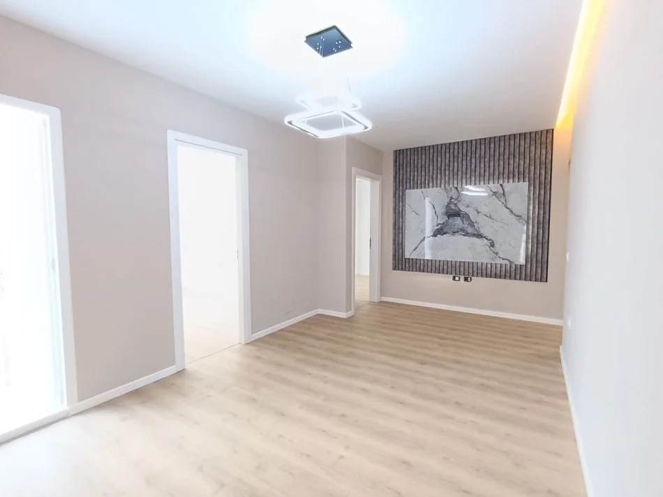 Tirane, shitet apartament 2+1 Kati 4, 79 m² 195.000 €