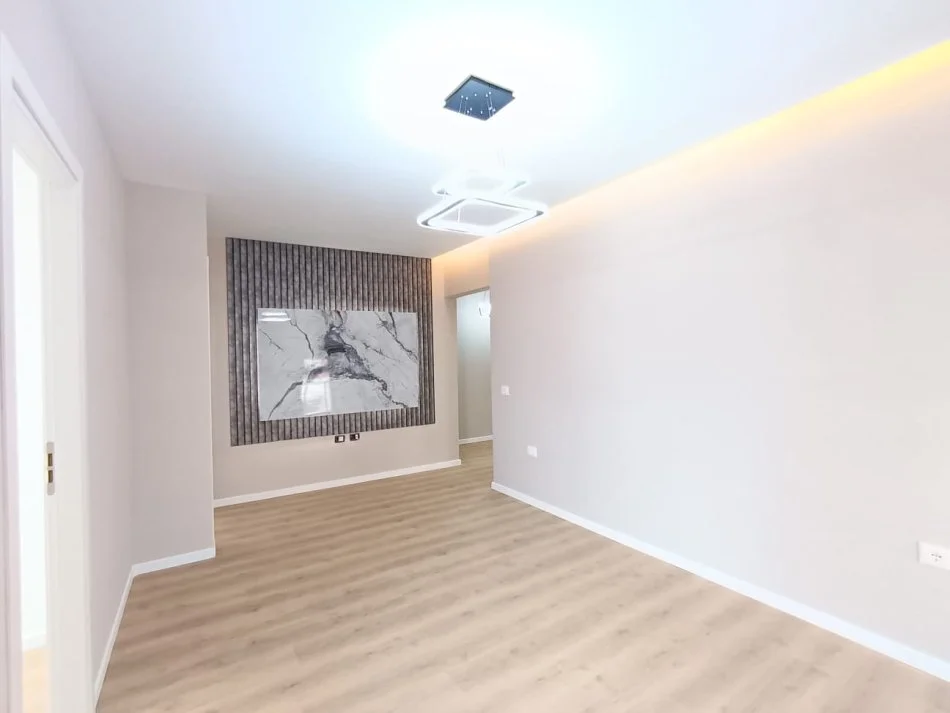 Tirane, shitet apartament 2+1 Kati 4, 79 m² 195.000 €