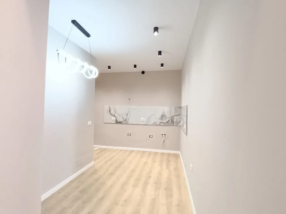 Tirane, shitet apartament 2+1 Kati 4, 79 m² 195.000 €