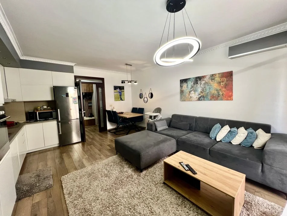 Tirane, shitet apartament 1+1+Ballkon Kati 4, 104 m² 155.000 € (Fresk)