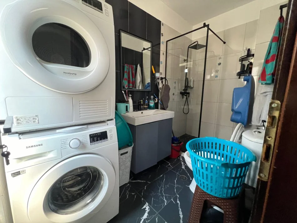 Tirane, shitet apartament 1+1+Ballkon Kati 4, 104 m² 155.000 € (Fresk)