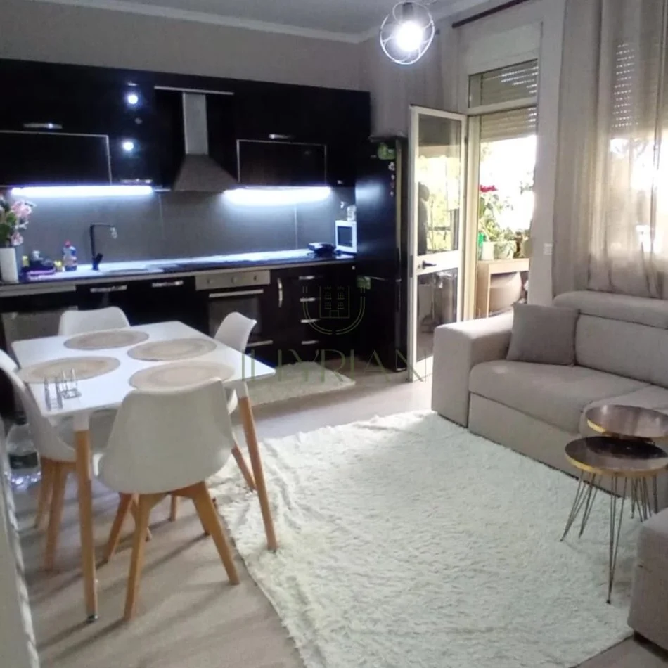 Tirane, shitet apartament 3+1 Kati 3, 70 m² 150.000 € (selite)
