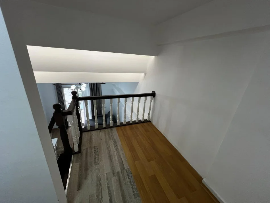 Tirane, jepet me qera apartament duplex 1+1 Kati 1, 75 m² 500 € (Te Spitali Amerikan 3)