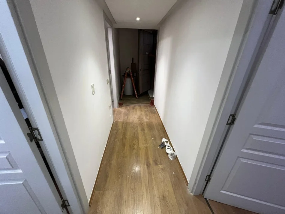 Tirane, jepet me qera apartament duplex 1+1 Kati 1, 75 m² 500 € (Te Spitali Amerikan 3)