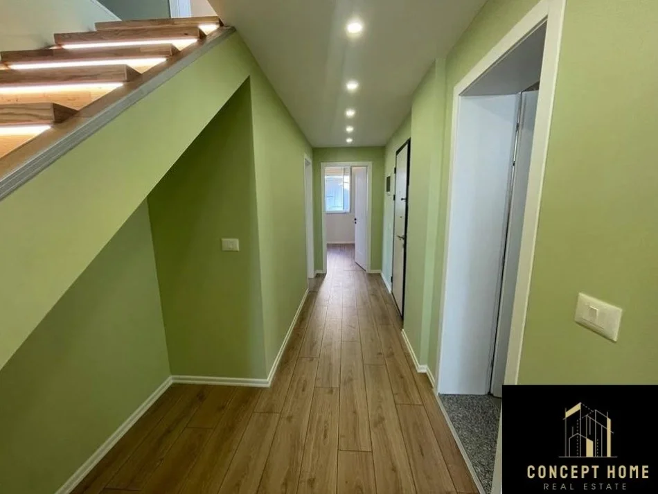 Tirane, shitet apartament duplex 3+1 Kati 4, 150 m² 190.000 € (Fresk, prane "Bosfor Bar")