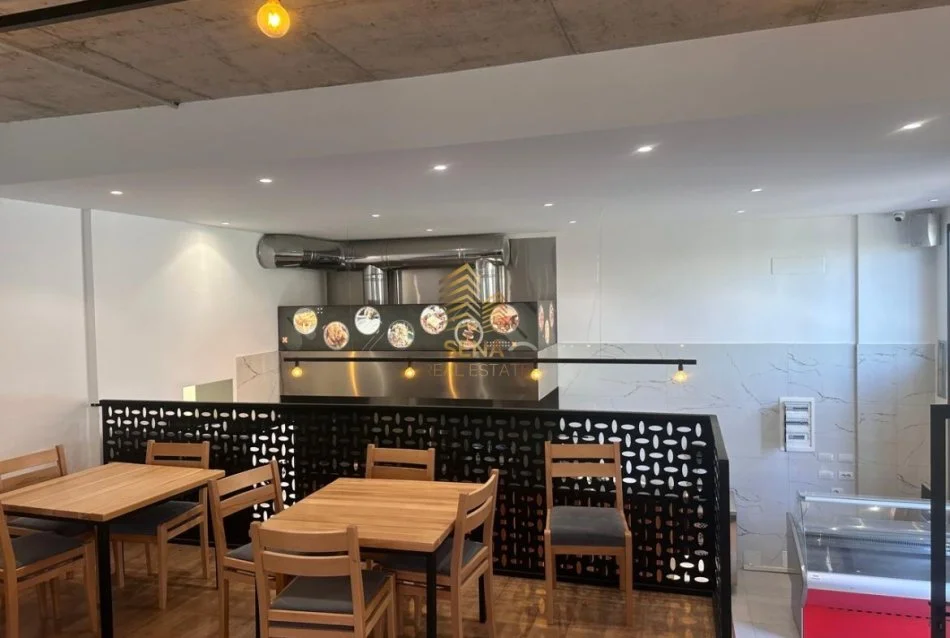 Tirane, jepet me qera ambjent biznesi Kati 0, 100 m² 1.500 € (Xhamllik )