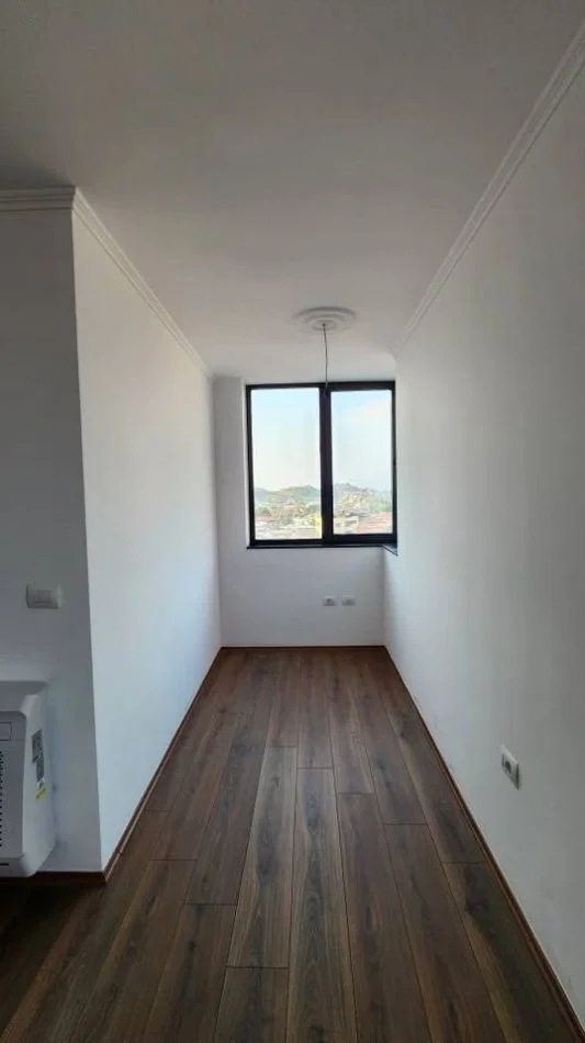 Tirane, shitet Vile 3+1 Kati 3, 165 m² 270.000 € (Kombinat, prane "Poliklinika Nr. 6")
