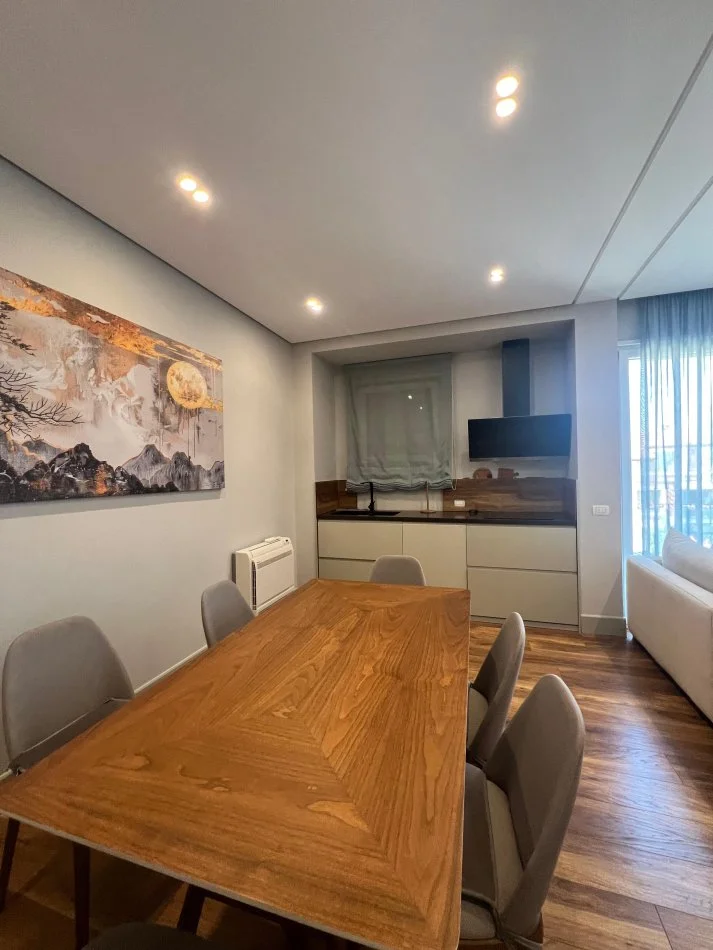 Tirane, jepet me qera apartament 2+1+Ballkon Kati 2, 115 m² (Secret Garden Residence)