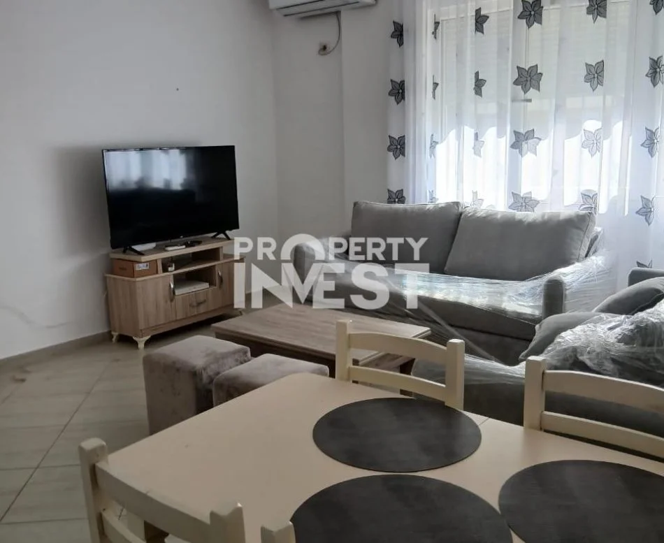 Tirane, jepet me qera apartament 2+1+Ballkon Kati 3, 90 m² 500 € 