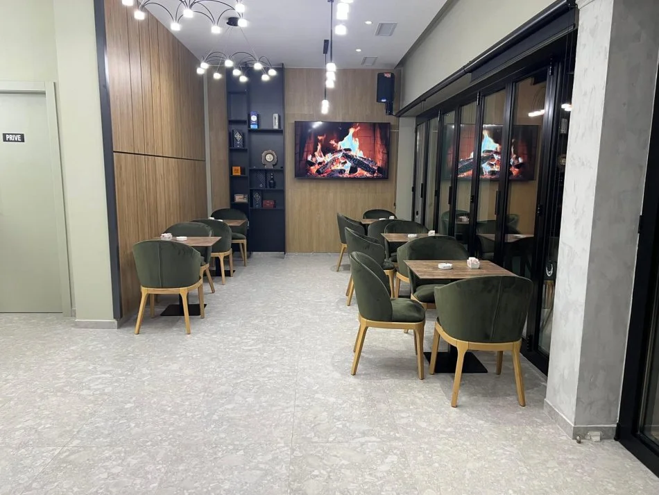 Durres, jepet me qera Hotel, ne Sektor Rinia,Durres