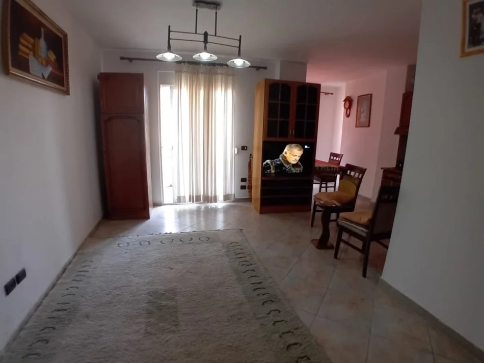 Durres, shitet apartament 2+1+Aneks+Ballkon Kati 3, 92 m² 110.000 € (Stacioni i Trenit)