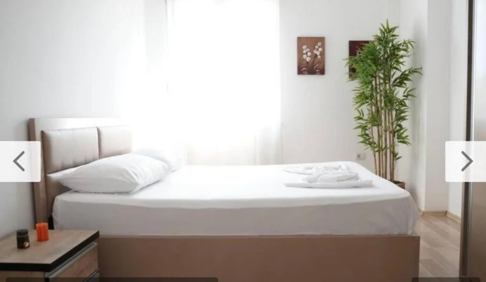 Tirane, jepet me qera apartament 1+1 Kati 2, 60 m² 700 € (Qender Toptani)