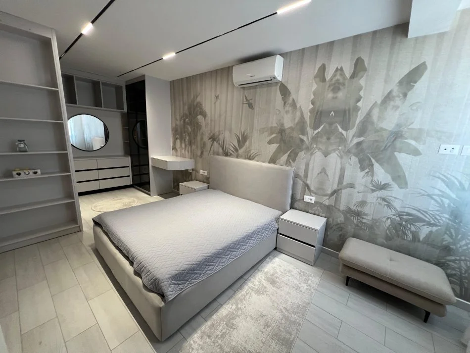 Tirane, jepet me qera apartament 1+1+Ballkon Kati 7, 70 m² 650 € (River Residence)