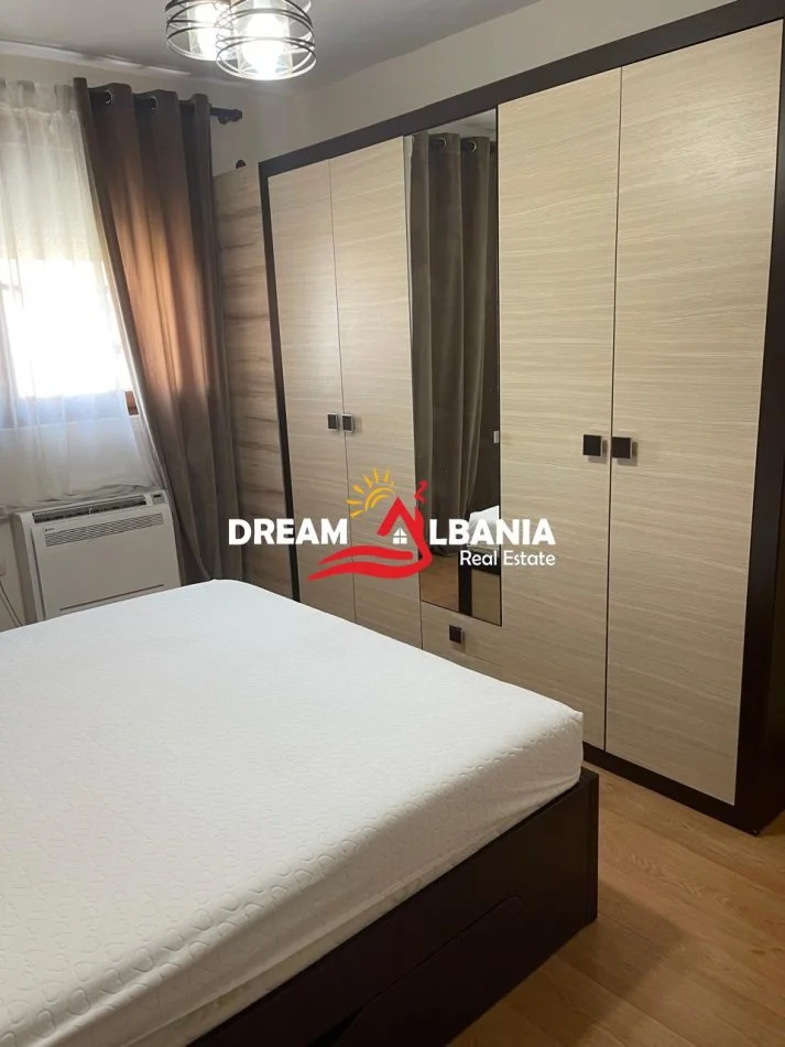 Tirane, shitet apartament 1+1 (me mundesi konvertimi ne 2+1), 70 m² 150.000 € (Ne Myslym Shyr)