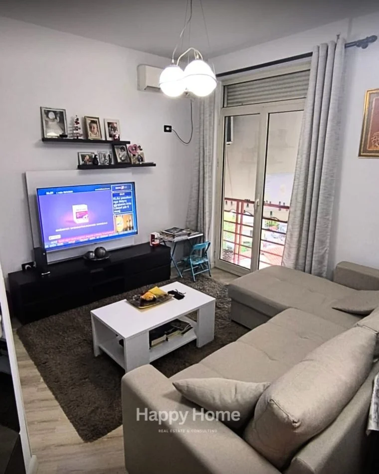Tirane, shitet apartament 1+1 Kati 4, 56 m² 120.000 € (Ish tregu elektrik)