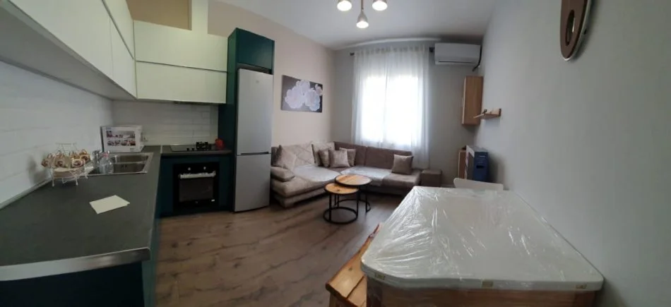 Tirane, jepet me qera apartament 2+1 Kati 4, 60 m² 700 € (Qender)