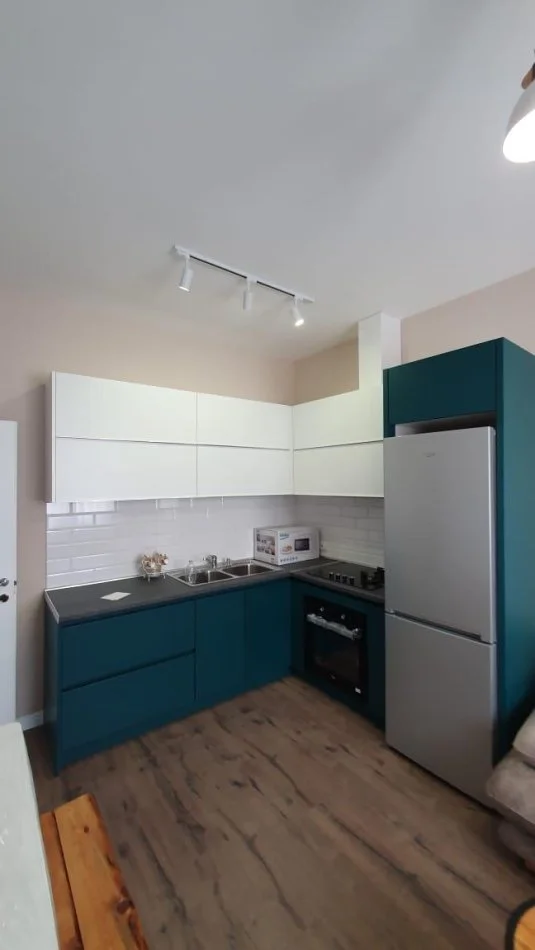 Tirane, jepet me qera apartament 2+1 Kati 4, 60 m² 700 € (Qender)