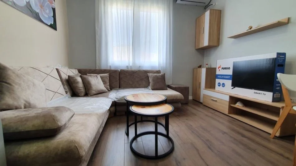 Tirane, jepet me qera apartament 2+1 Kati 4, 60 m² 700 € (Qender)