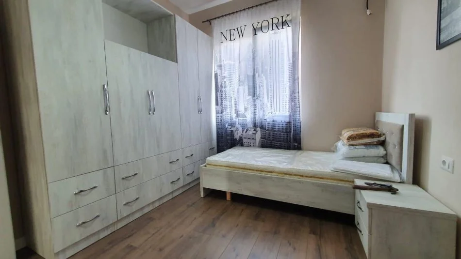 Tirane, jepet me qera apartament 2+1 Kati 4, 60 m² 700 € (Qender)