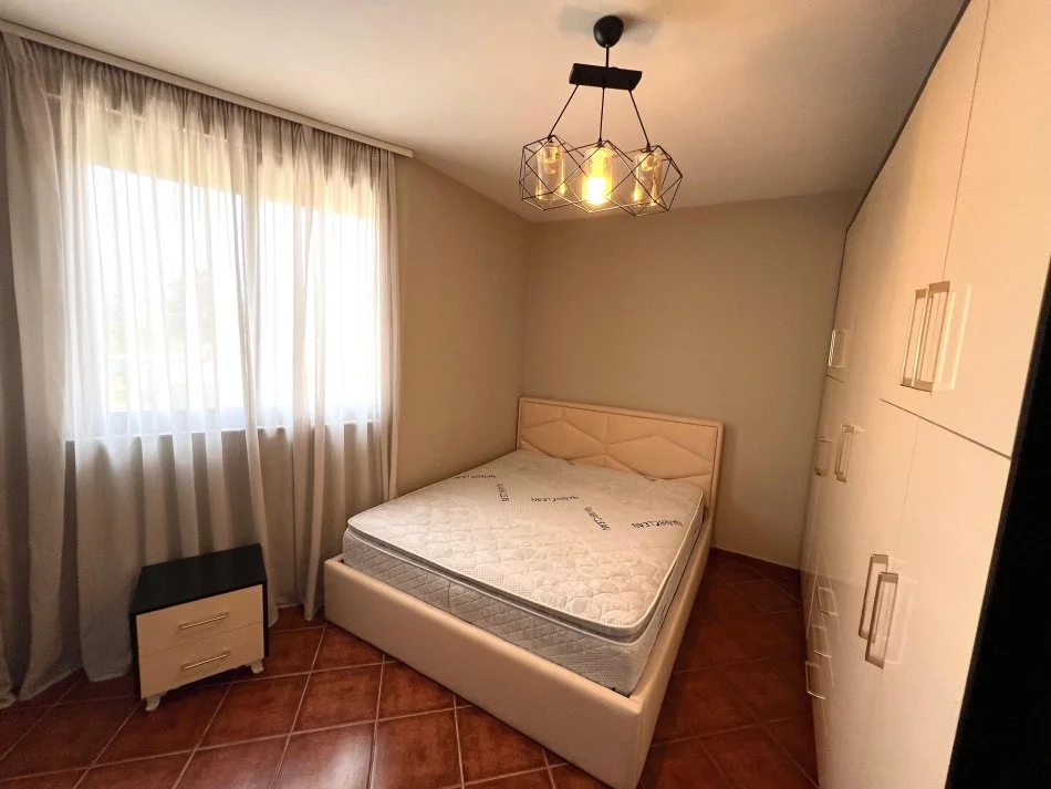 Tirane, jepet me qera apartament 2+1+Ballkon Kati 3, 90 m² 500 € (Fusha Aviacionit)