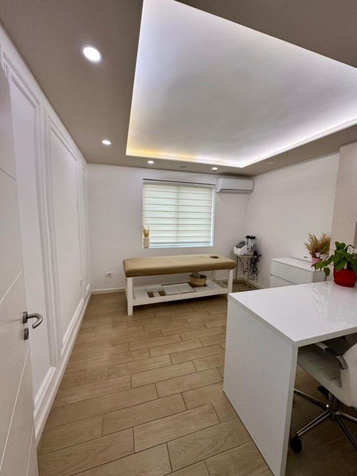 AMBIENT BIZNESI KRYQEZIMI I VASIL SHANTOS  68 m² 750 €