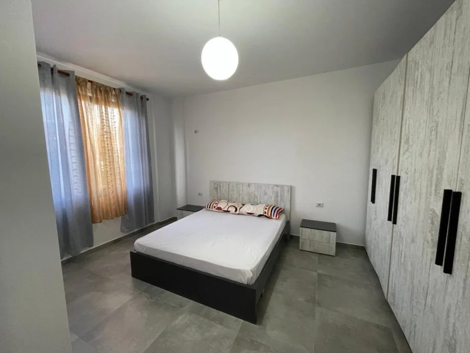 Tirane, jepet me qera apartament 1+1 Kati 1, 50 m² 350 € (Rruga e Elbasanit)