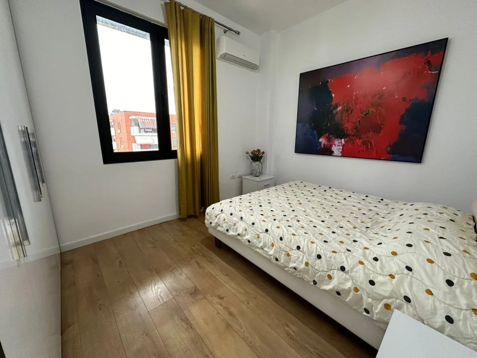 Tirane, jepet me qera apartament 2+1+Ballkon Kati 7, 90 m² 800 € (Delijorgji)